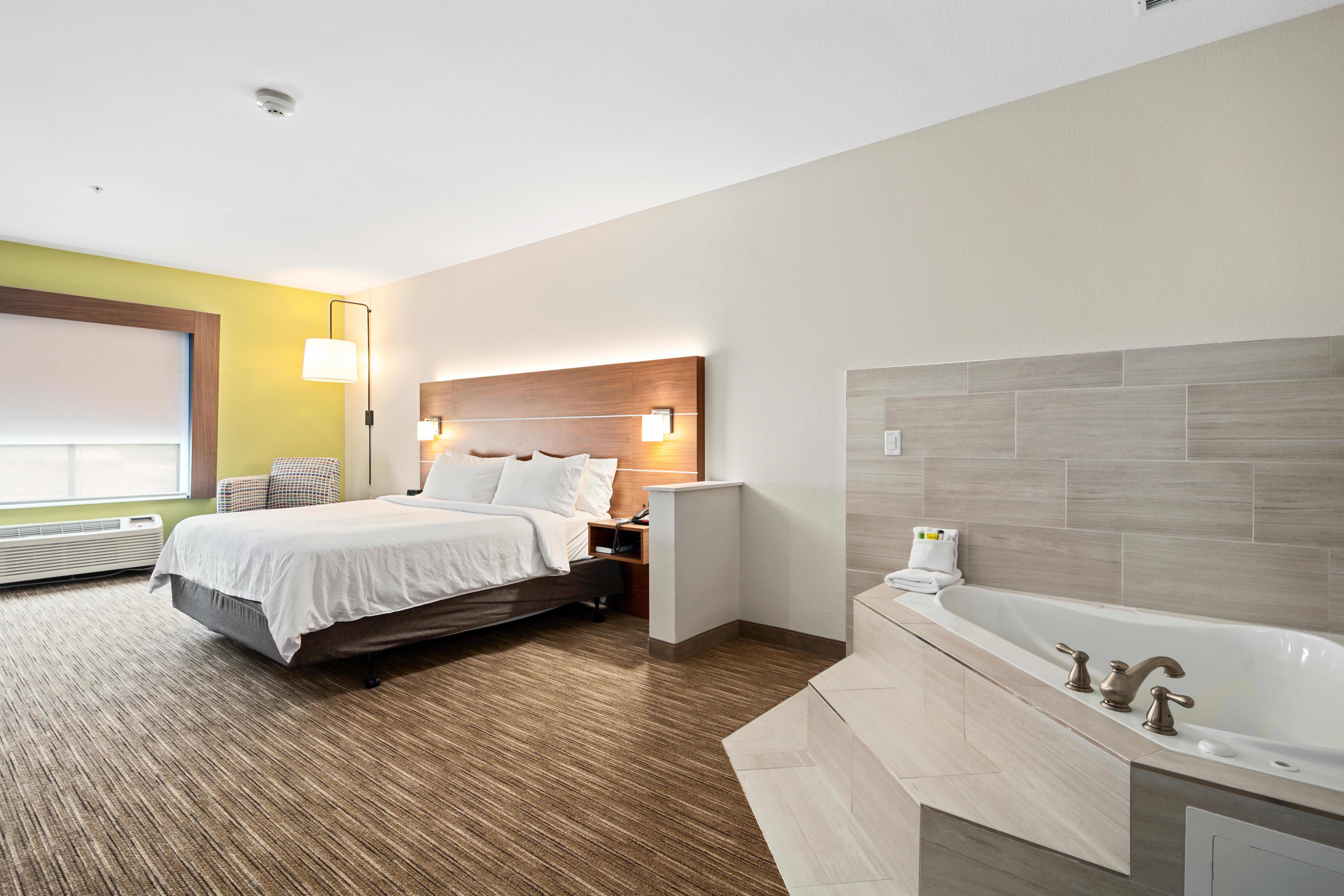Holiday Inn Express & Suites Van Buren-Fort Smith Area, An Ihg Hotel Exterior photo